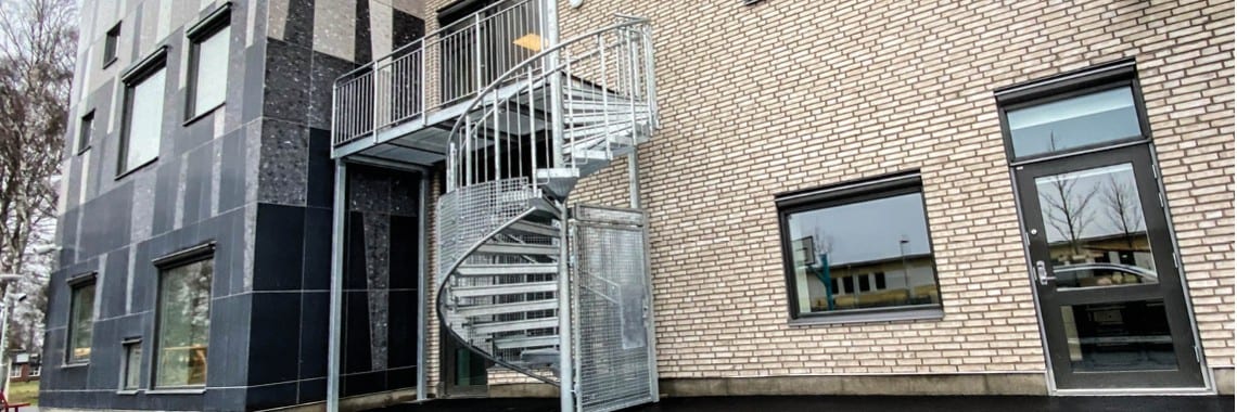 You are currently viewing Schody spiralne – ewakuacyjne TLC pojawiły się na terenie szwedzkiej szkoły